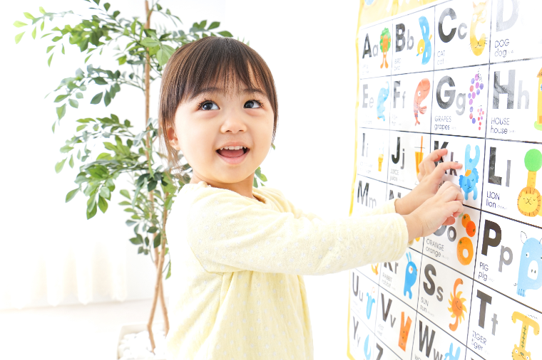 子供オンライン英会話・子供がアルファベットを学ぶ